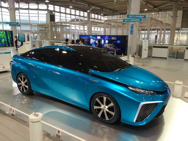 TOYOTA　ミライ　すでに受注１０００台超え