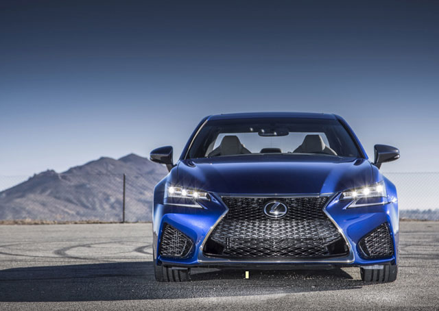 LEXUS GS-F のウリはボディの軽さ