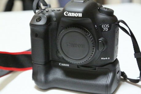 7D MARK Ⅱ 用バッテリーグリップ BG-E16 | 16Channel Create