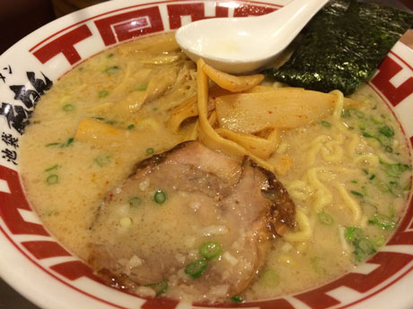 東京とんこつラーメン　池袋　屯ちん