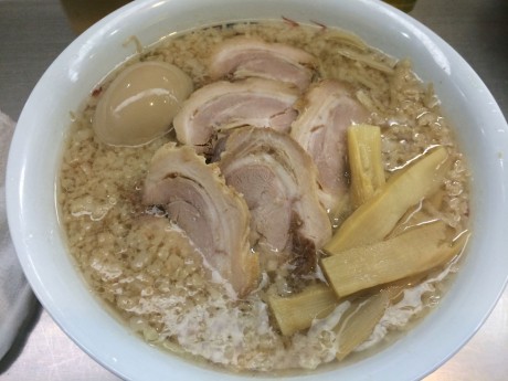 千駄ヶ谷　ホープ軒（24時間営業）　シンプルな初期型とんこつラーメン　