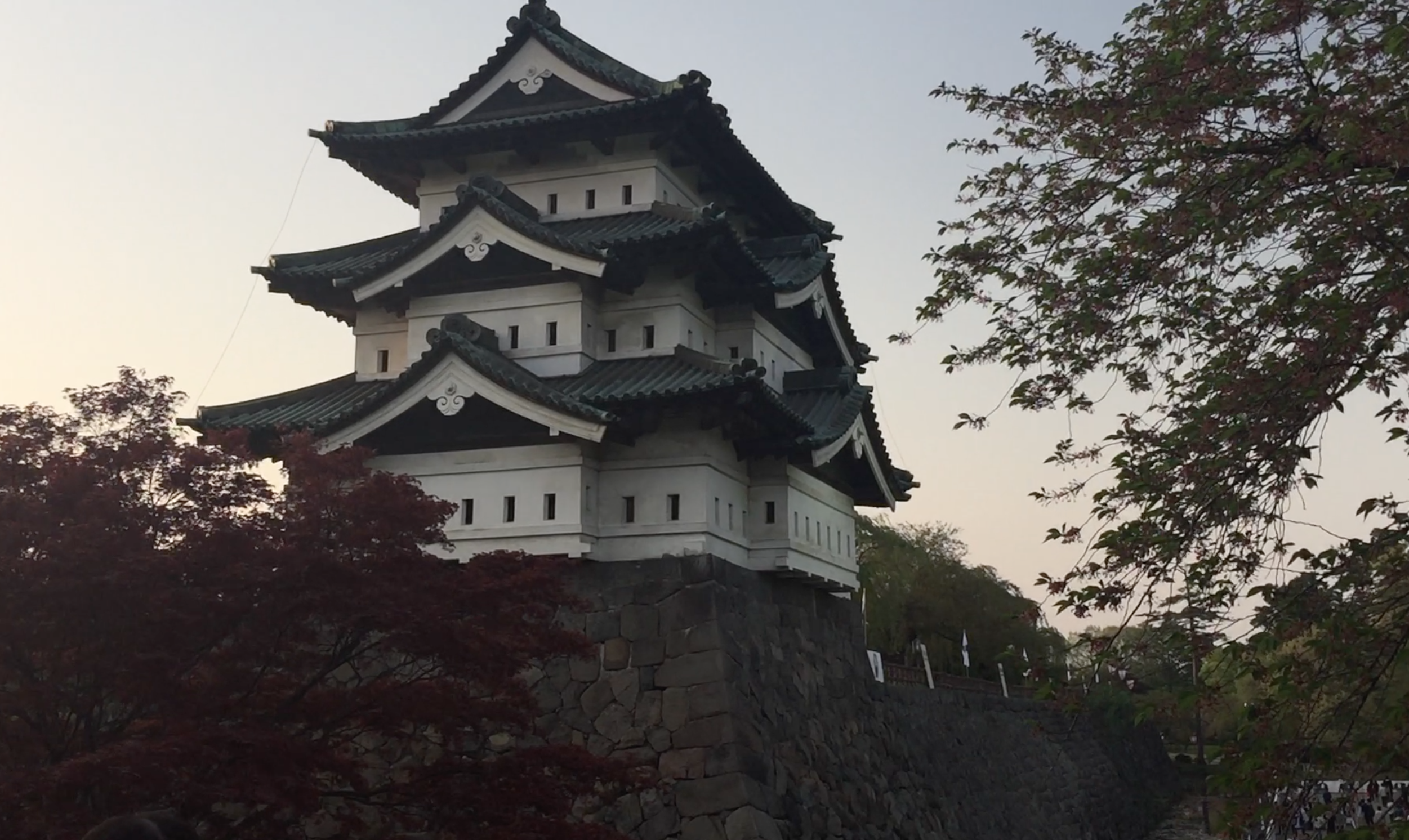 【青森紀行】弘前公園　弘前城（城内からの岩木山と夕日）