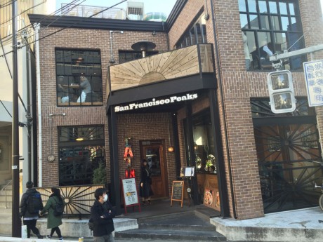 ホットドック、ハンバーガー、オムレツにステーキ。まさにアメリカ！San Francisco Peaks 原宿